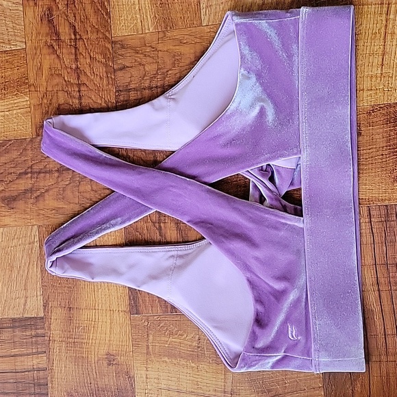 Fabletics Velvet Twist Front Bra - Picture 2 of 2